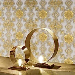 Valentin Yudashkin Duvar Kağıdı Pure Gold Serisi; Varaklar içinde Altın tozu kullanılmıştır. Zenginliği ve lüksü evinizde hissedeceksiniz.